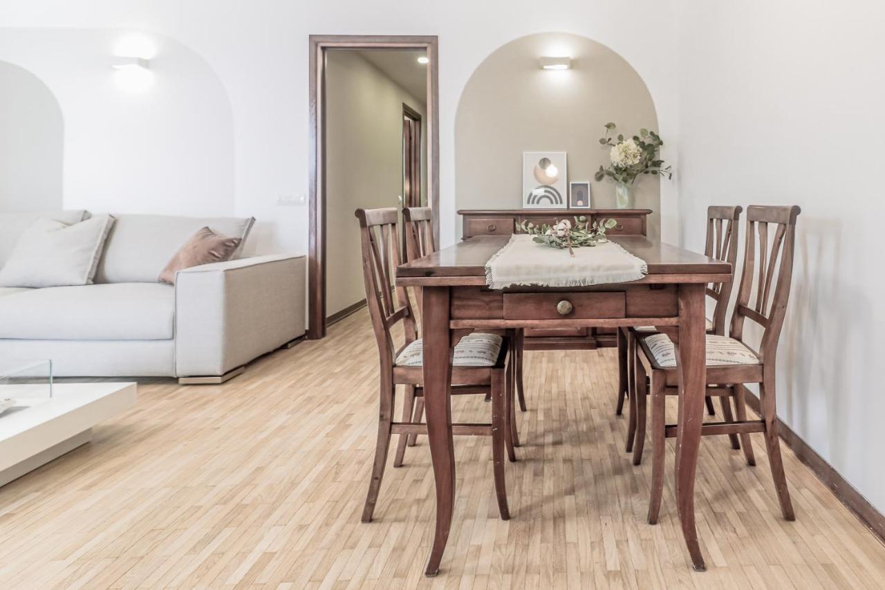 Stunning View Lakeside Apartment - Larihome A11 Gravedona Ngoại thất bức ảnh