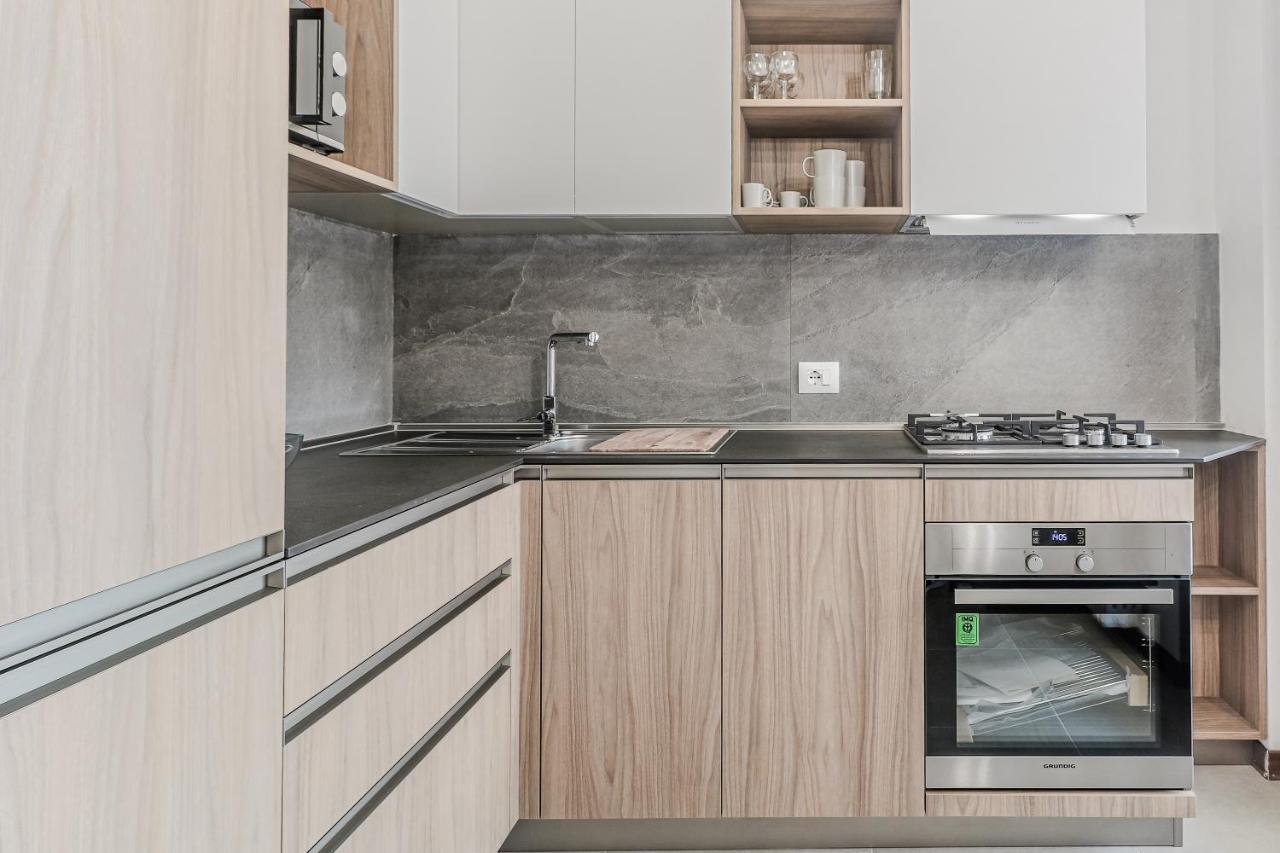 Stunning View Lakeside Apartment - Larihome A11 Gravedona Ngoại thất bức ảnh