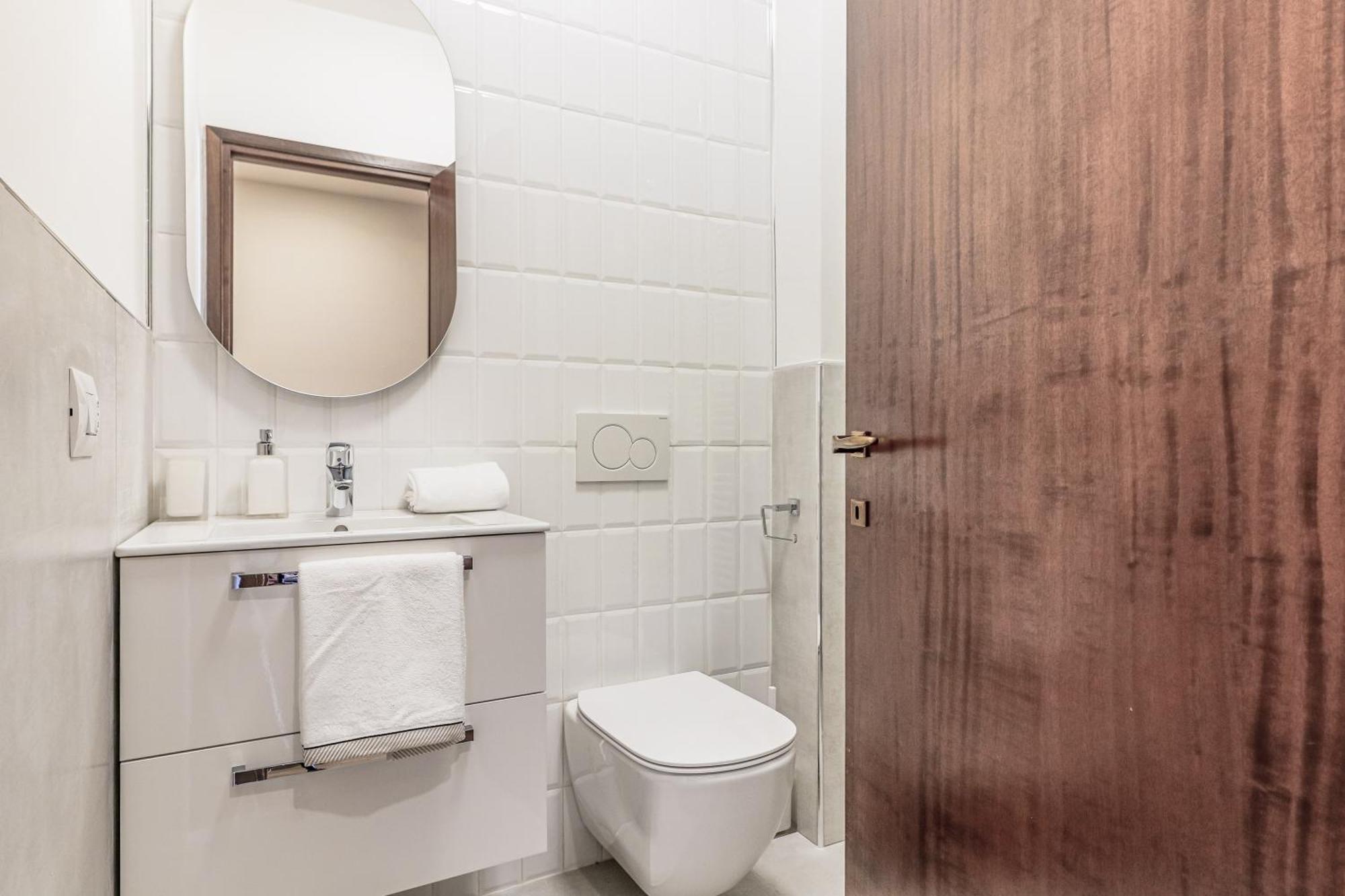 Stunning View Lakeside Apartment - Larihome A11 Gravedona Ngoại thất bức ảnh