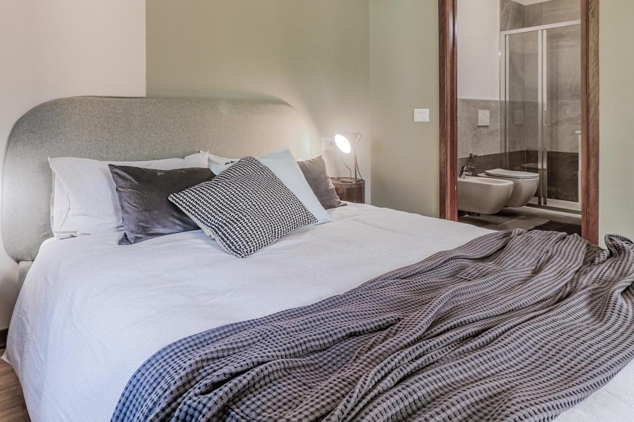 Stunning View Lakeside Apartment - Larihome A11 Gravedona Ngoại thất bức ảnh
