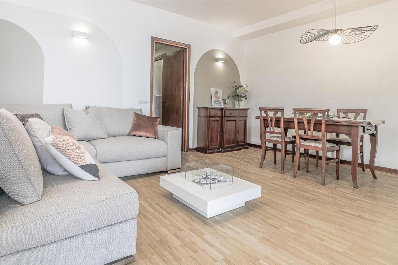 Stunning View Lakeside Apartment - Larihome A11 Gravedona Ngoại thất bức ảnh